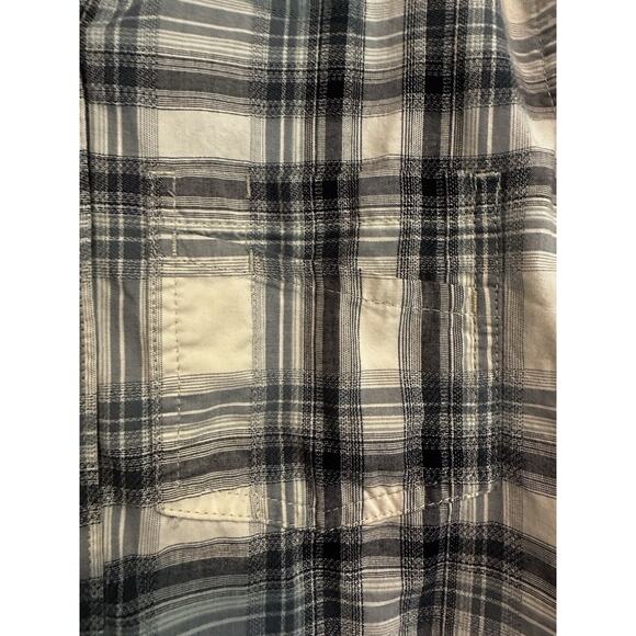 Carhartt Women’s Plaid Button Up Shirt Size Medium Folklore Camping Outdoor Work - Picture 4 of 11